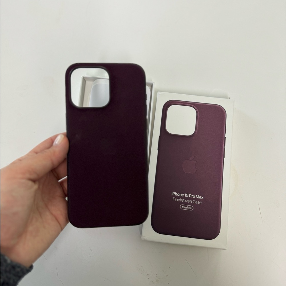 iPhone 15 pro max fine woven case